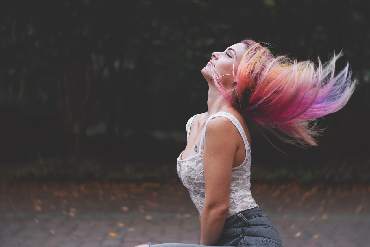 बालों का झड़ना कैसे रोकें: How to control hair fall.