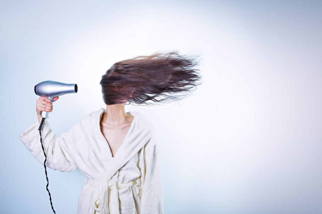 बालों का झड़ना कैसे रोकें: How to control hair fall.